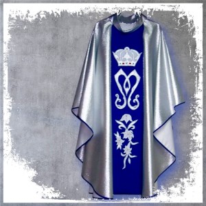Ornat maryjny, brokat srebrny.