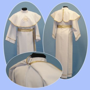 Alba komunijna z fałdą.