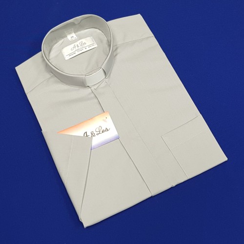 Popielata koszula kapłańska..jpg